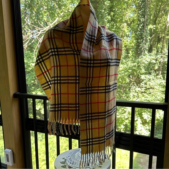 Cashmere Plaid Scarf - Vintage Unisex - Picture 8 of 9